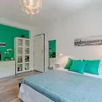 Guesthost - Lovely Appartement Turin