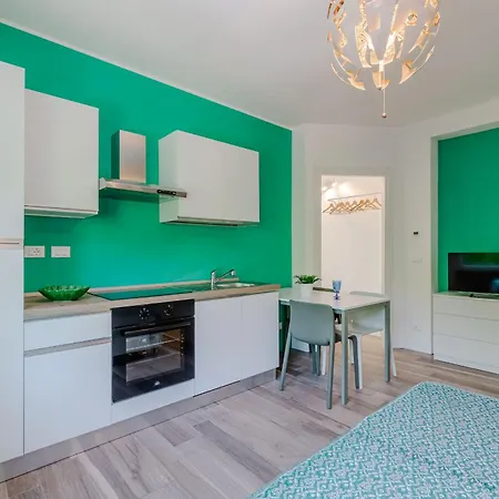 Guesthost - Lovely Apartamento *