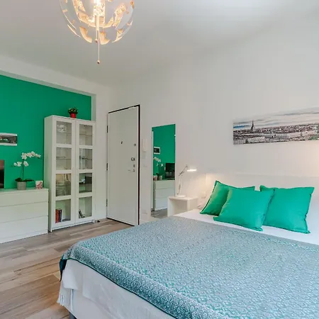 Guesthost - Lovely Appartamento Torino